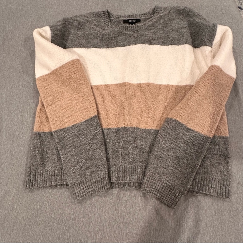 Forever 21 Colorblock Knit Sweater Gray Cream Tan Long Sleeve